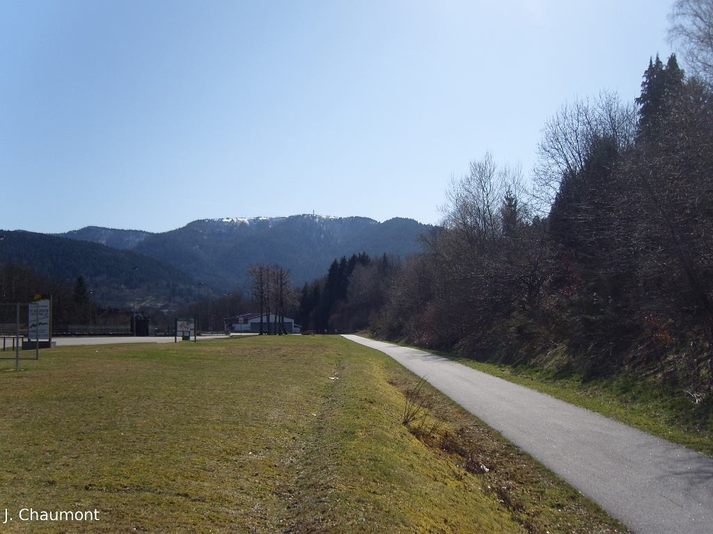 Les neiges du Ballon de Servance (1216 mètres) depuis la Voie Verte à Saint-Maurice-sur-Moselle.JPG